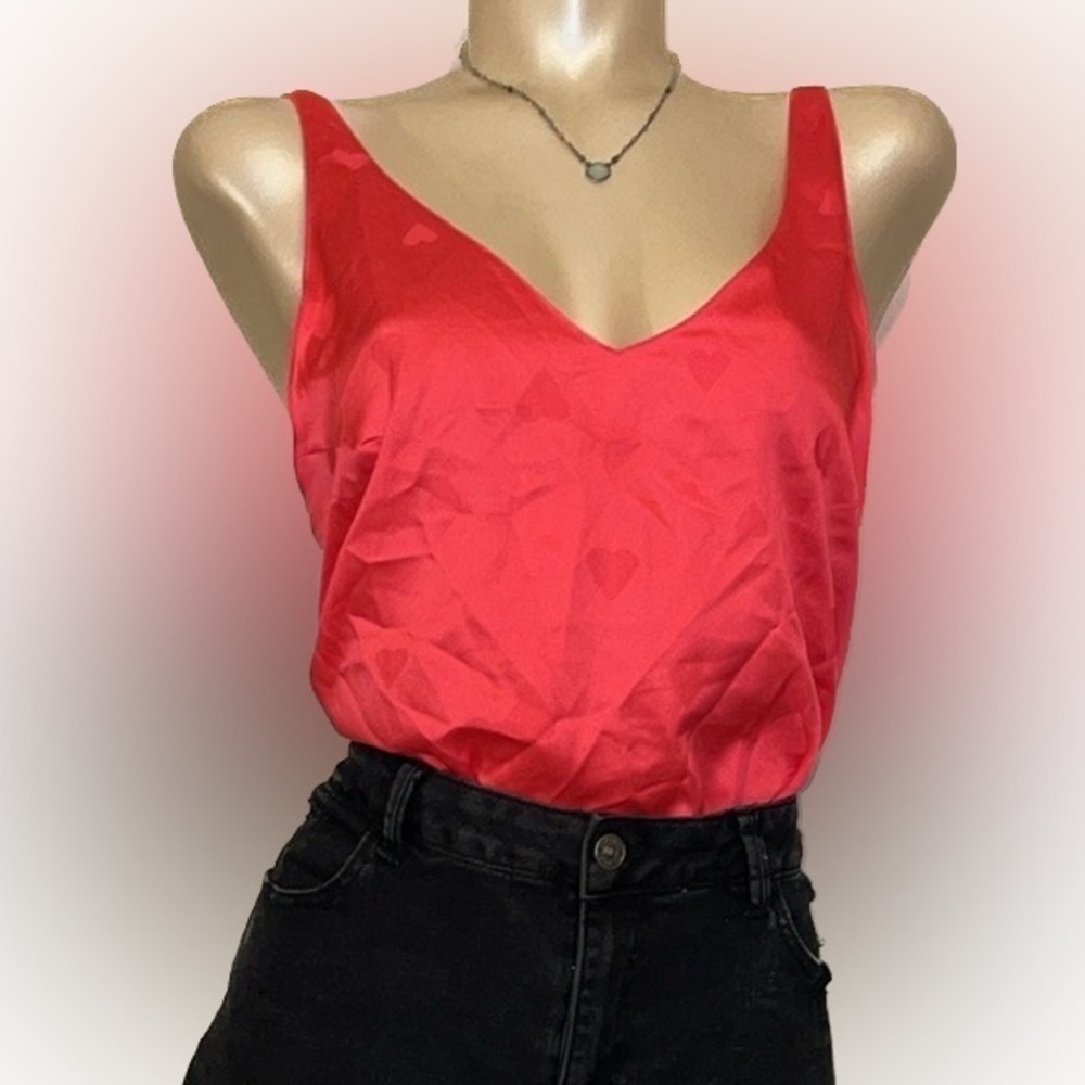 Victoria’s Secret women’s medium top Cami shirt pink satin heart pattern sexy